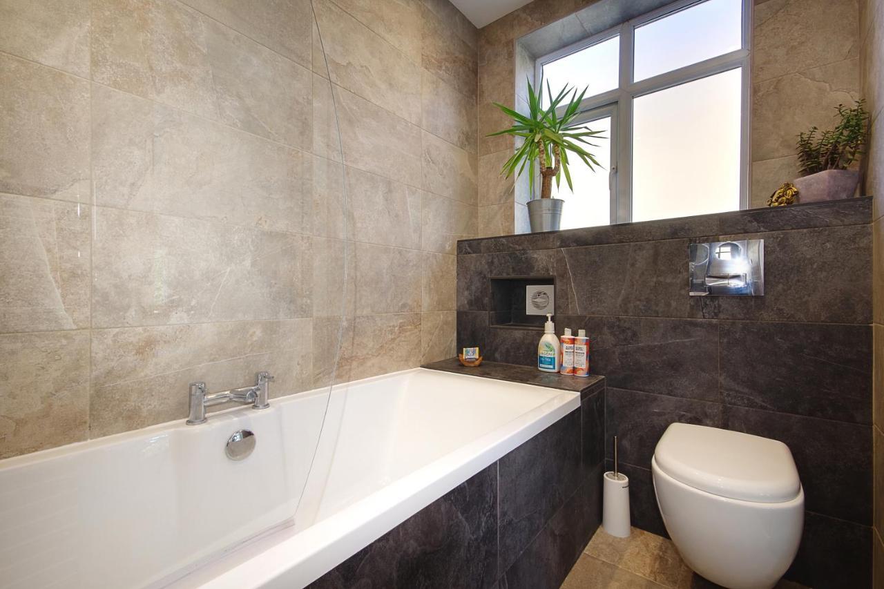 Large En-Suite By The Beach Bournemouth Dış mekan fotoğraf